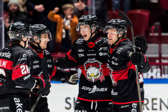 Malmö Redhawks Thomas Berg Paulsen jublar