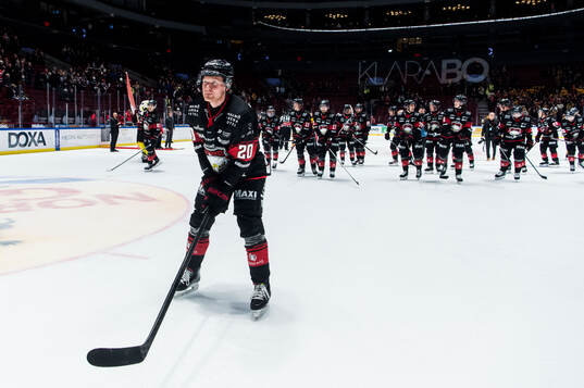 Malmö Redhawks Thomas Berg Paulsen jublar