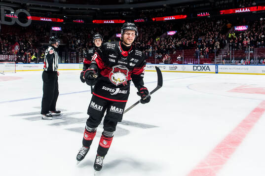 Malmö Redhawks Thomas Berg Paulsen jublar