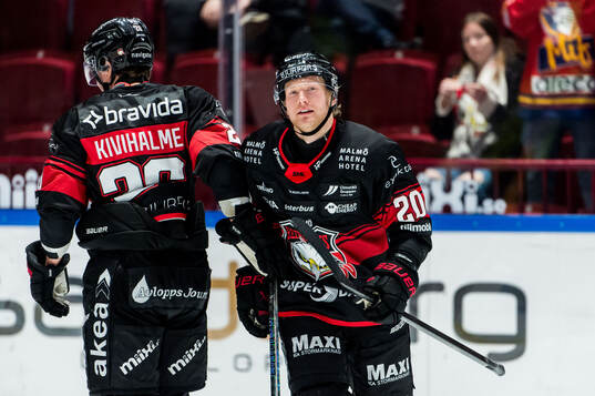 Malmö Redhawks Thomas Berg Paulsen jublar