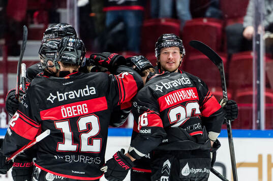 Malmö Redhawks Thomas Berg Paulsen jublar