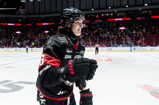 Malmö Redhawks Dominik Badinka jublar
