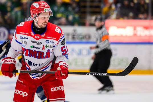 Timrås Jonathan Dahlén  jublar