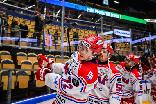 Timrås Erik Walli Walterholm  jublar