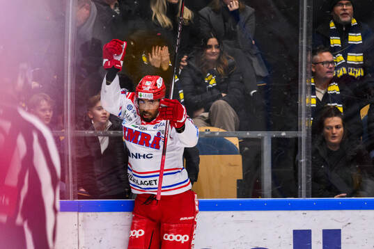Timrås Jeremy Boyce-Rotevall jublar