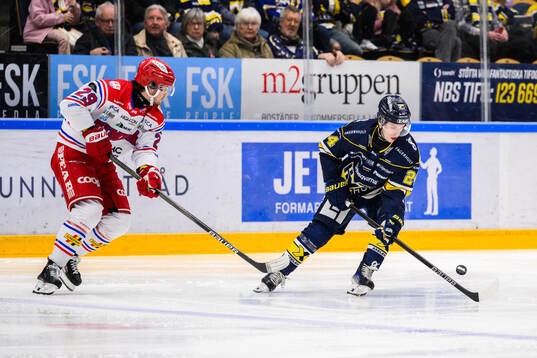 Timrås Filip Hållander och HV71s Oscar Fisker Molgaard