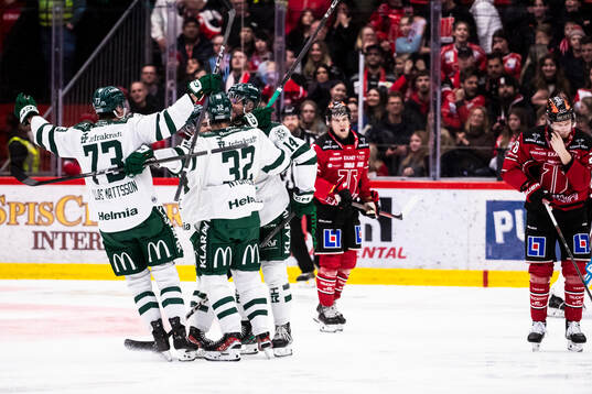 Färjestads Henrik Björklund jublar