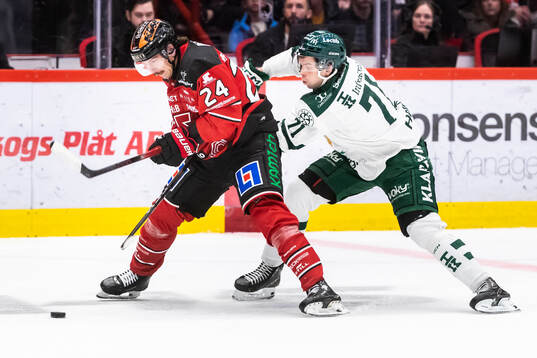 Örebros Hannes Björninen och Färjestads Viktor Lodin