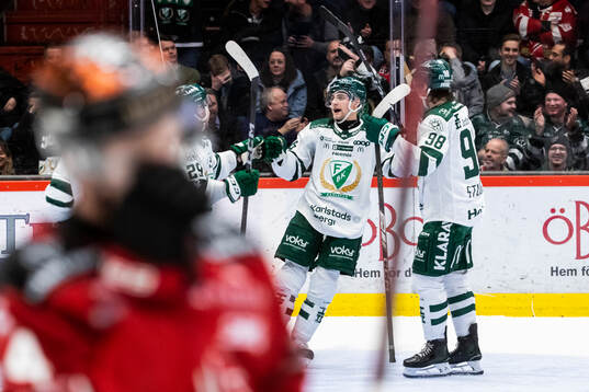 Färjestads Joel Nyström gör 1-4 och jublar