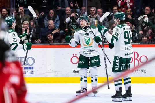 Färjestads Joel Nyström gör 1-4 och jublar