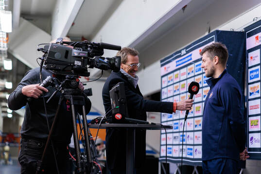 TV4s Patrik Westberg intervjuar Växjös Robert Rosén