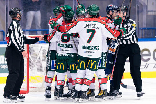 Frölundas spelare jublar