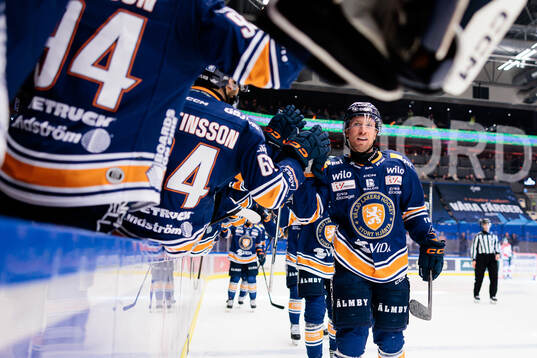 Växjös Dylan McLaughlin jublar