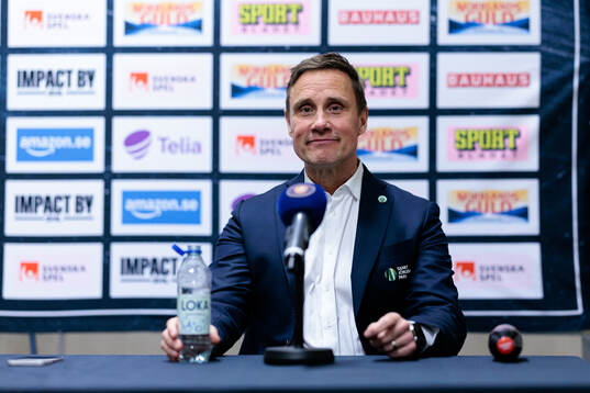 Frölundas tränare Roger Rönnberg på presskonferens