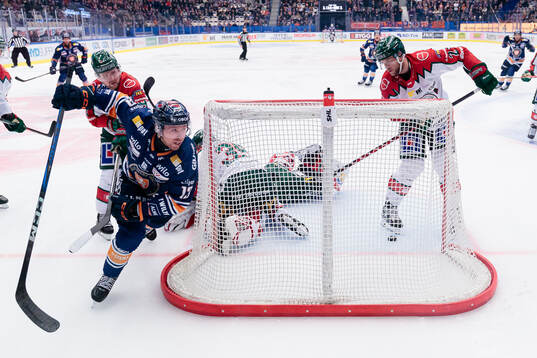 Växjös Dylan McLaughlin jublarefter sitt 2-1 mål