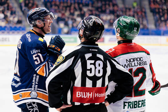 Växjös Emil Sylvegård och Frölundas Max Friberg
