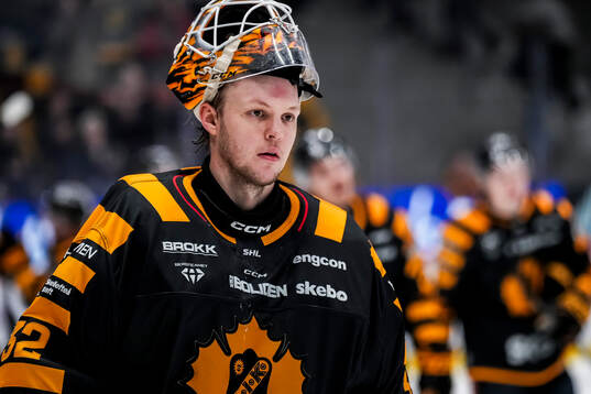 Skellefteås målvakt Linus Söderström deppar