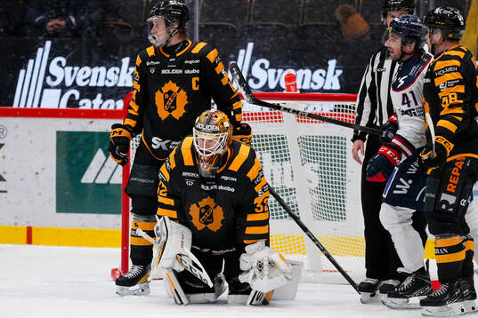 Skellefteås Jonathan Pudas och målvakt Linus Söderström