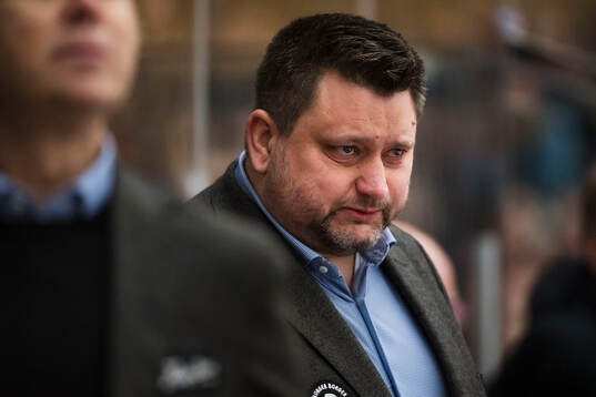 Modos tränare Mattias Karlin