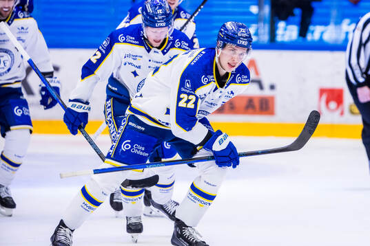 Leksands Lukas Vejdemo jublar