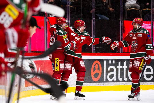 Modos Mikkel Aagaard och Ebbe Lundberg jublar
