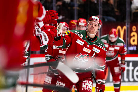Modos Mikkel Aagaard och Ebbe Lundberg jublar