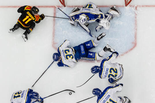 Brynäs Jordan Schroeder och Leksands Eddie Larsson och
