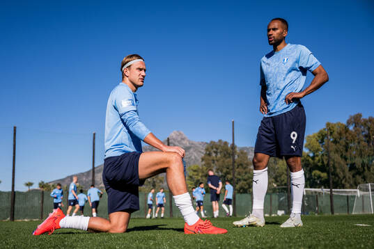 Erik Botheim and Isaac Kiese Thelin of Malmö FF