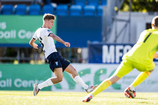 Hugo Bolin of Malmö FF scores the 1-1 goal