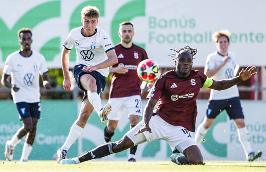 Hugo Bolin of Malmö FF and Emmanuel Uchenna of Sparta Prag