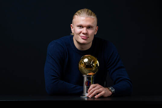 Bläddra bland fler bilder av Football, Norway, Gullballen