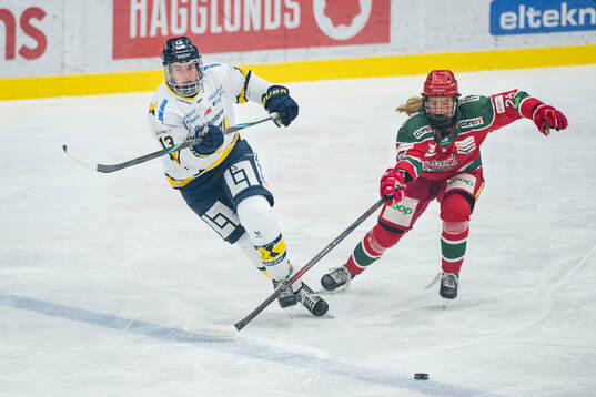 HV71s Julia Nearis och Modos Ebba Hedqvist