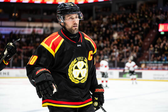 Brynäs Johan Larsson jublar