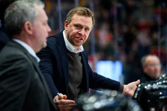 Malmö Redhawks assisterande tränare Bert Robertsson deppar