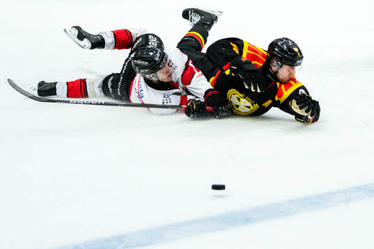 Malmö Redhawks Johan Olofsson och Brynäs Linus Ölund
