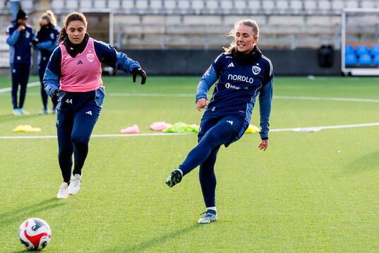 Rosengårds Jo Ann Cronquist och Gudrun Arnardottir