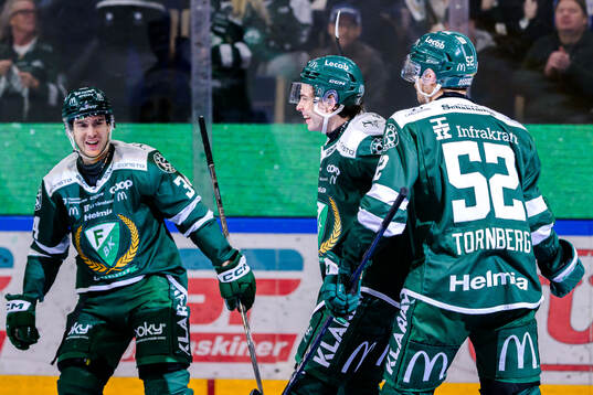 Färjestads Viktor Lodin jublar