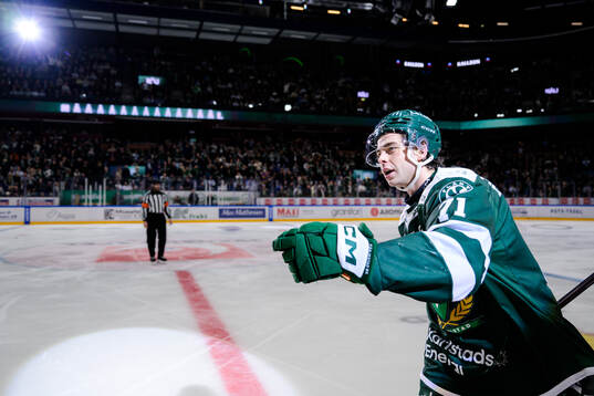 Färjestads Viktor Lodin jublar