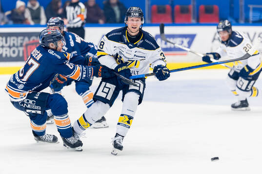 Växjös Robert Rosén och HV71s Olle Alsing