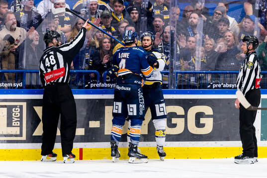 Växjös Keegan Lowe och HV71s Jonathan Ang