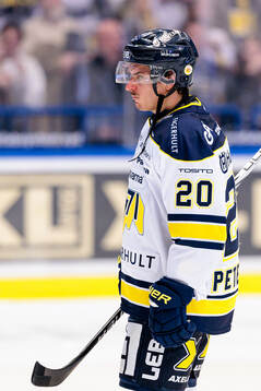HV71s Andre Petersson deppar