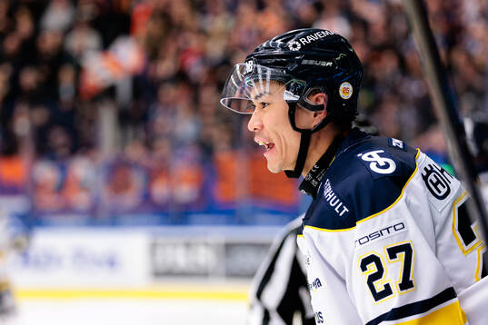 HV71s Jonathan Ang reagerar