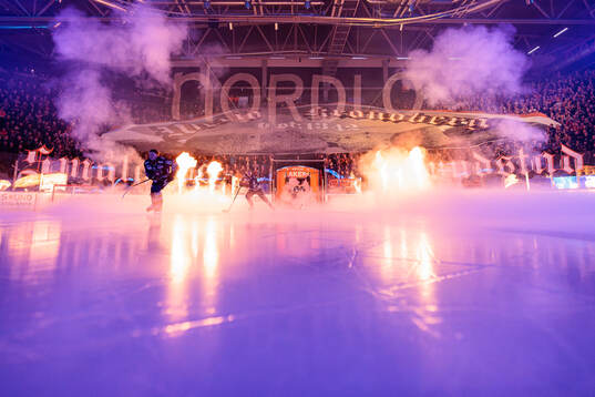 Växjös intro med läktartifo