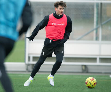 IFK Hässleholms Fredrik Ahlgren i internmatchen i fotboll