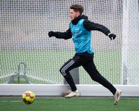 IFK Hässleholms Elliot Pramberg i internmatchen i fotboll