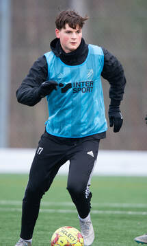 IFK Hässleholms David Berg  i internmatchen i fotboll i