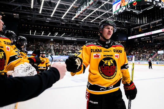 Luleås Oskari Laaksonen jublar