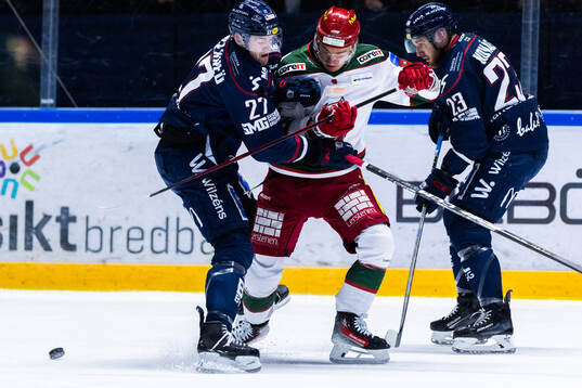 Linköpings William Worge Kreu och Robin Kovacs mot Modos