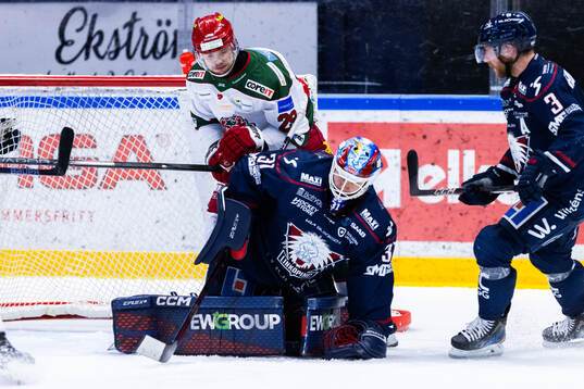 Modos Mikkel Aagaard och Linköpings målvakt Jesper