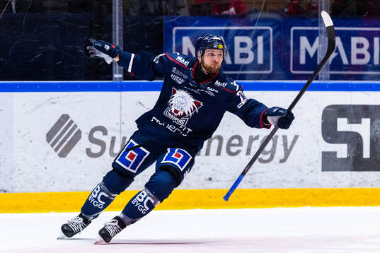 Linköpings Robin Kovacs jublar